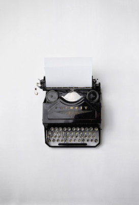 typewriter:Florian Klauer